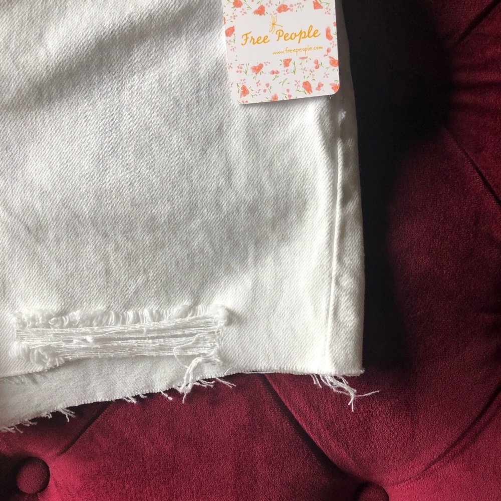 We The Free - Free People White Out Shorts - Women’s 29 - Picture 4 of 6